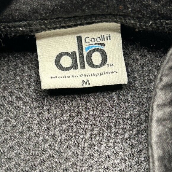 Alo Yoga Jacket Womens Medium Black Coolfit Performance Lightweight Vented Gym - Picture 3 of 16